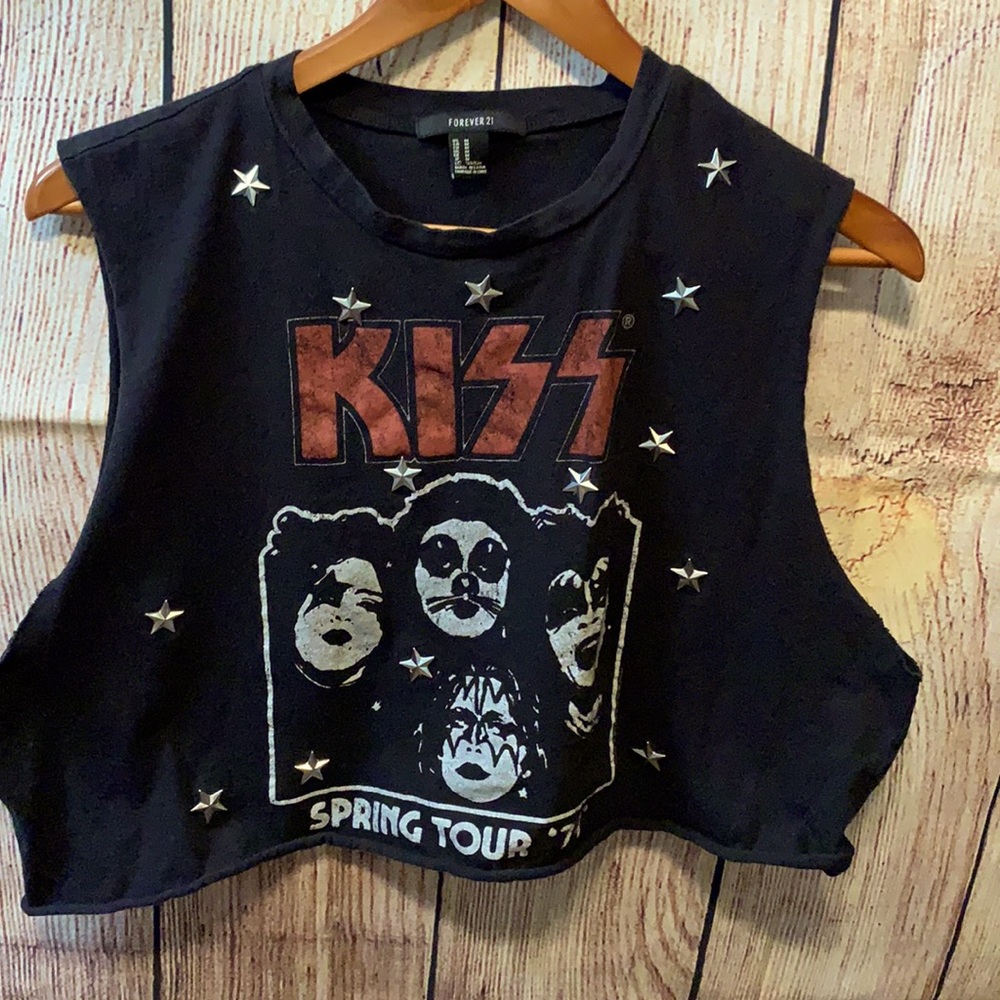 Kiss band tshirt